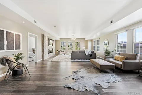 $850,000 | 925 Lincoln Street, Unit 5B, Denver, CO 80203