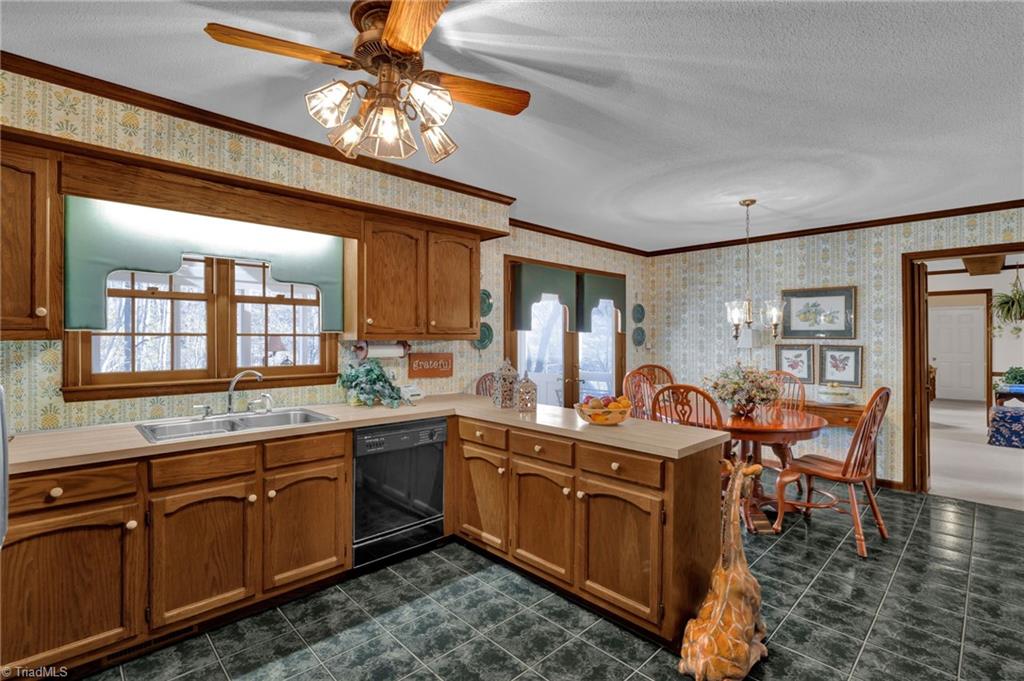 3604 Hunting Ridge Drive High Point, NC 27265 - Photo 13 of 50 Gallery Image 13