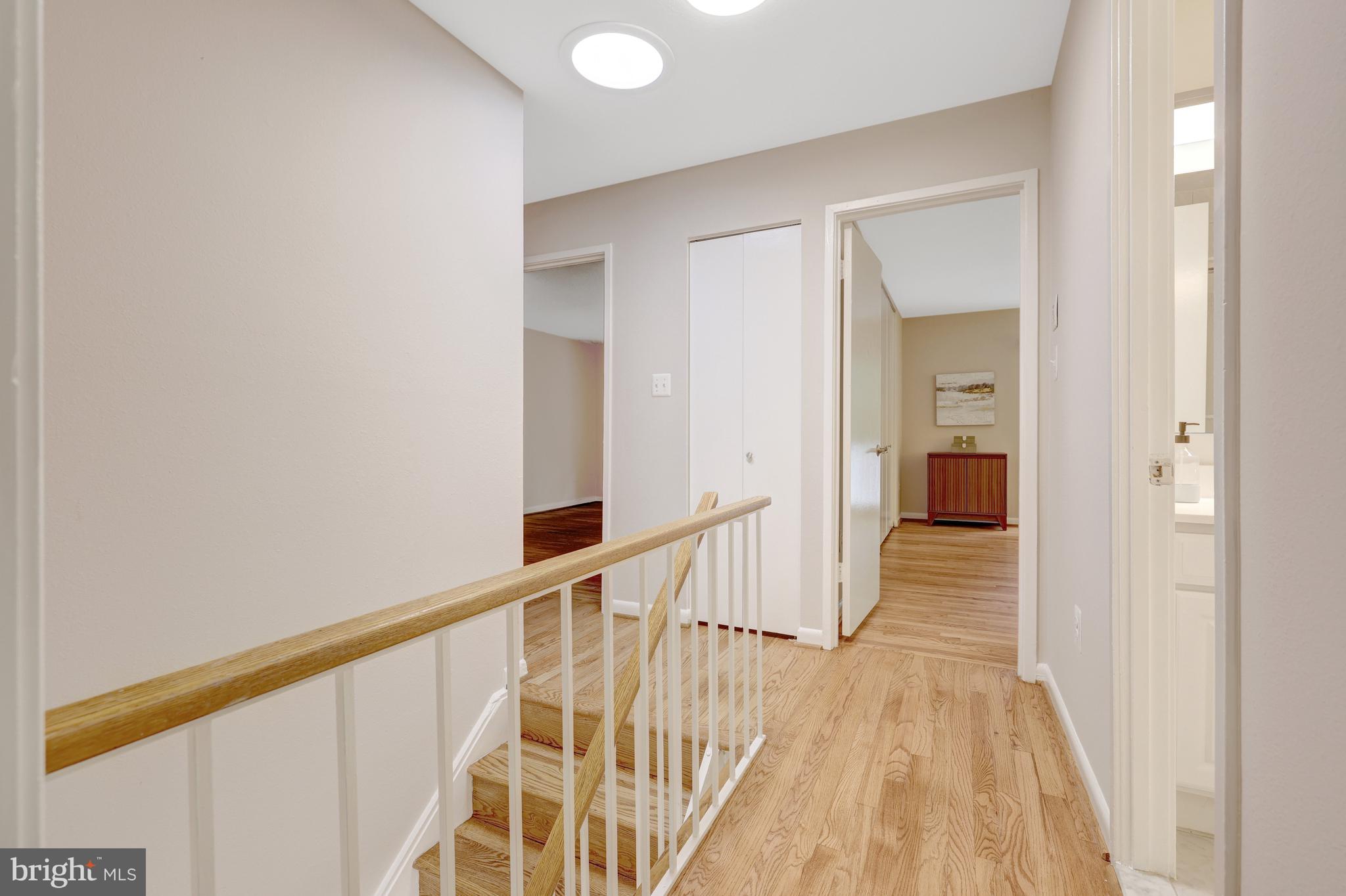 1600 Wainwright Drive Reston, VA 20190 - Photo 24 of 55 Upper level landing.