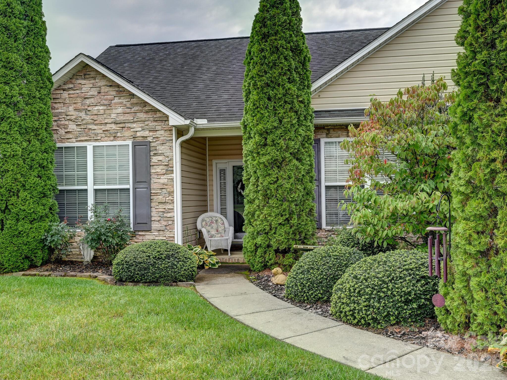 19 Pamlico Road Fletcher, NC 28732 - Photo 2 of 21