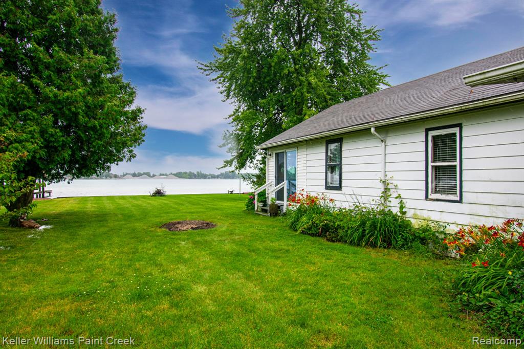 6533 River Road Marine City, MI 48039 - Photo 3 of 17