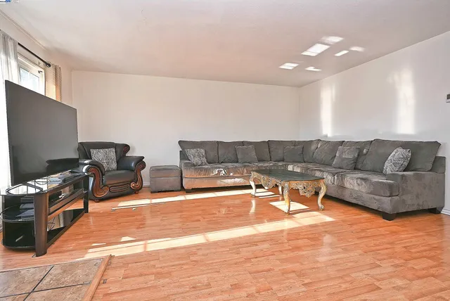 $869,000 | 19092 Ricardo Avenue, San Lorenzo, CA 94541