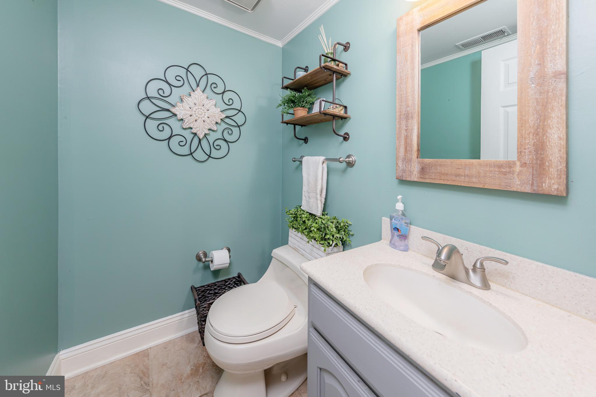 11 Glamis Road Blackwood, NJ 08012 - Photo 14 of 36 Half bath!