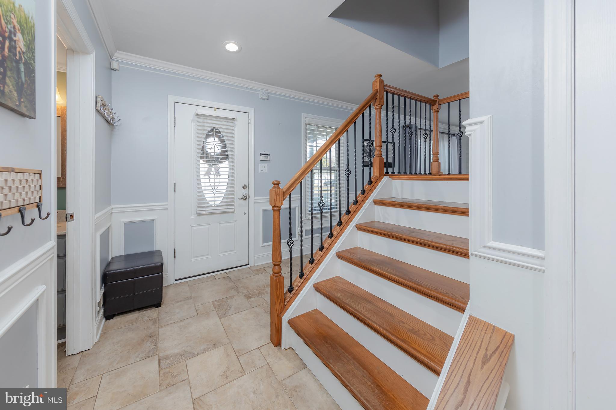 11 Glamis Road Blackwood, NJ 08012 - Photo 5 of 36 Wood and iron spindle staircase!