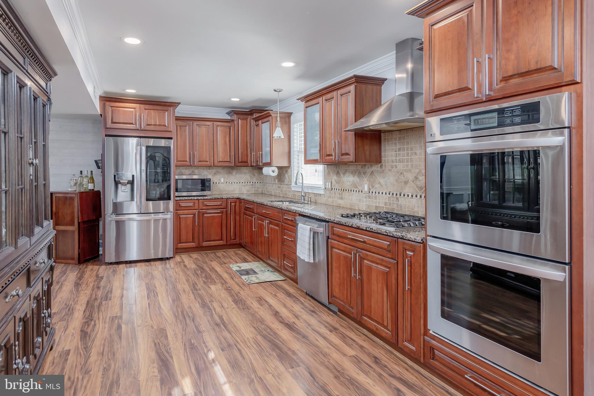 11 Glamis Road Blackwood, NJ 08012 - Photo 9 of 36 A chef's dream kitchen! Check out the appliances!