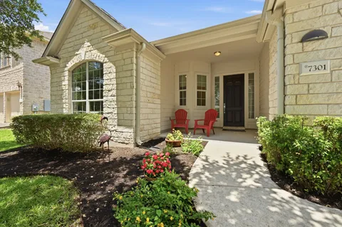 $749,500 | 7301 Seneca Falls Loop, Austin, TX 78739