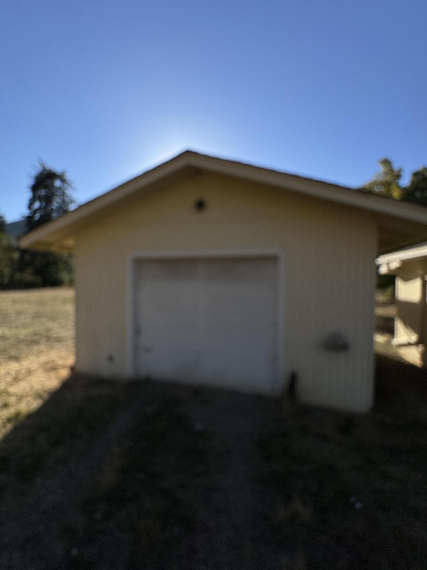 7165 Old Stage Road Central Point, OR 97502 - Photo 3 of 18 a view of backyard space