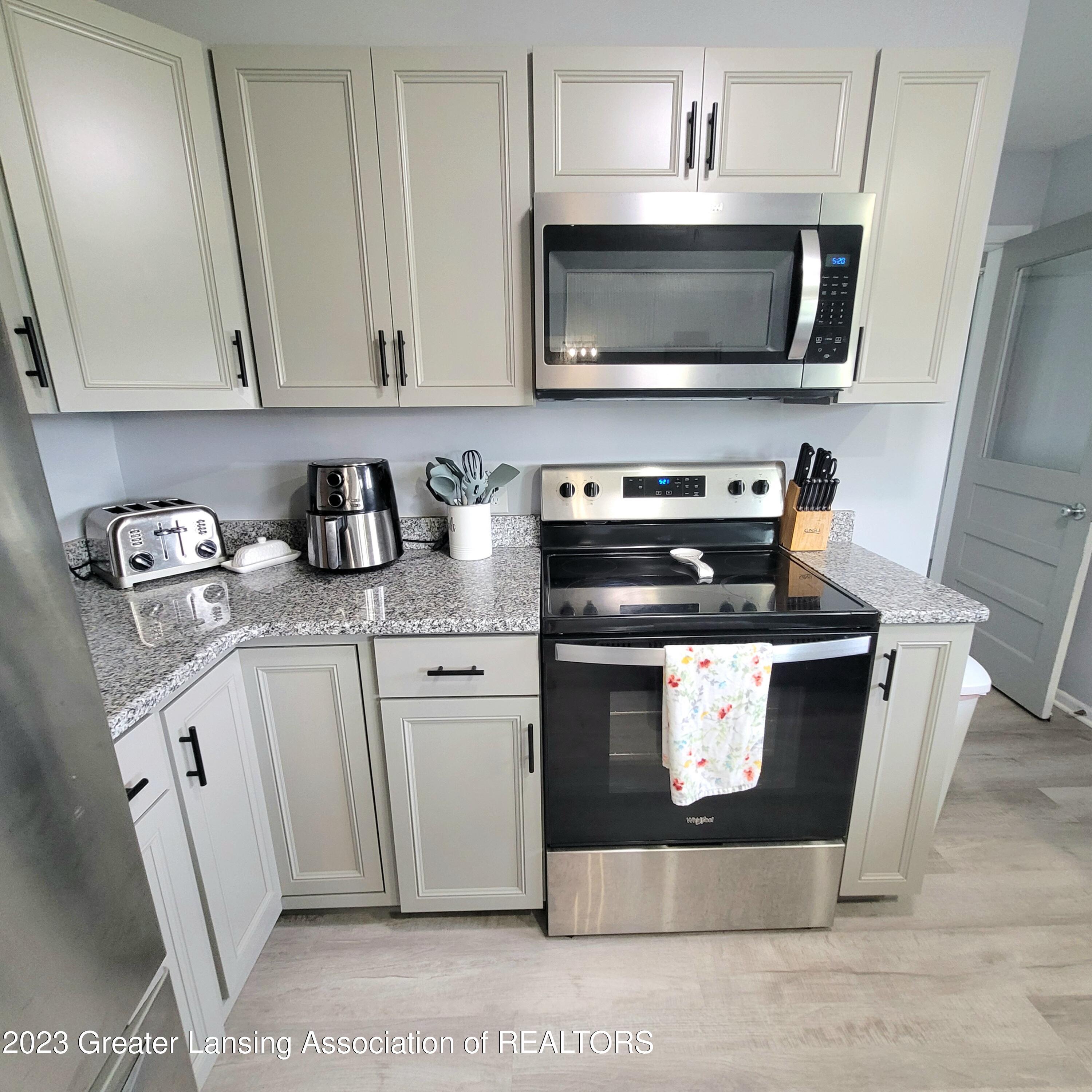 5183 Bellevue Road Onondaga, MI 49264 - Photo 29 of 41 Kitchen