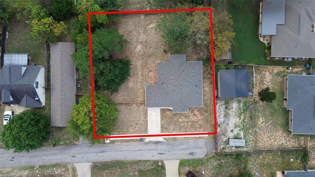 412 Crosby Street Lindale, TX 75771 - Photo 5 of 36 an outdoor space with potted plants