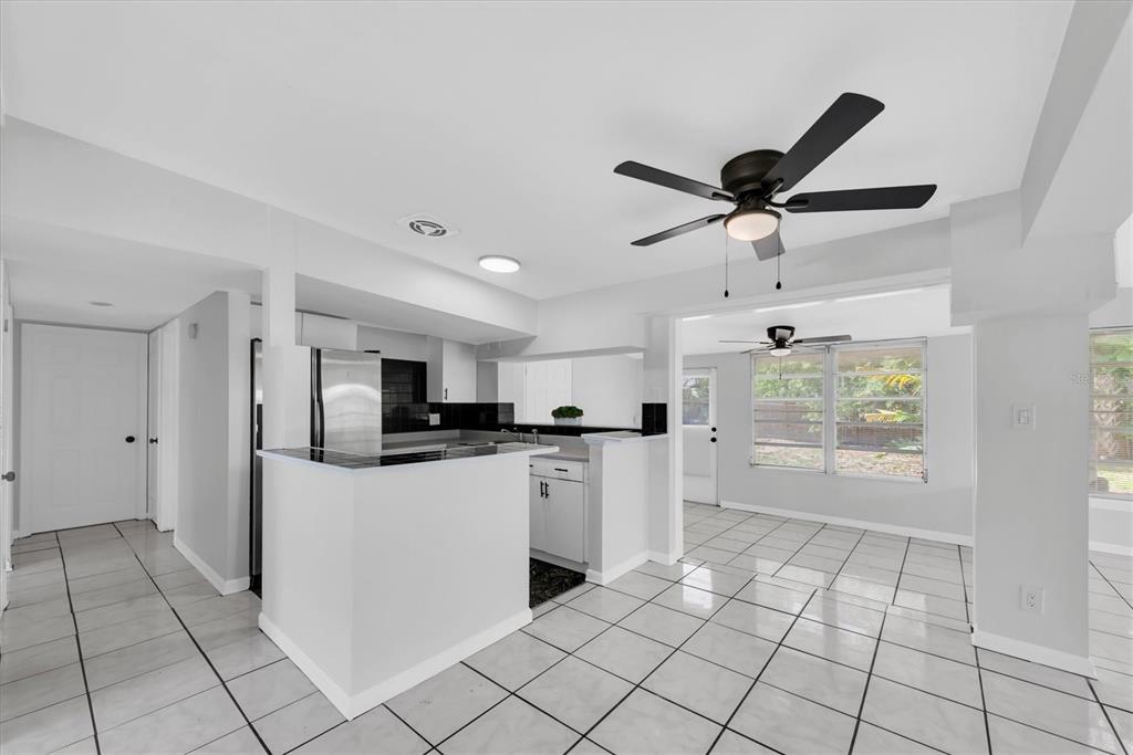 110 14th Avenue Southwest Largo, FL 33770 - Photo 9 of 38