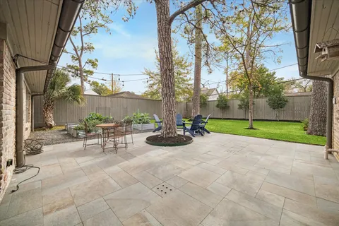 a view of garden with patio