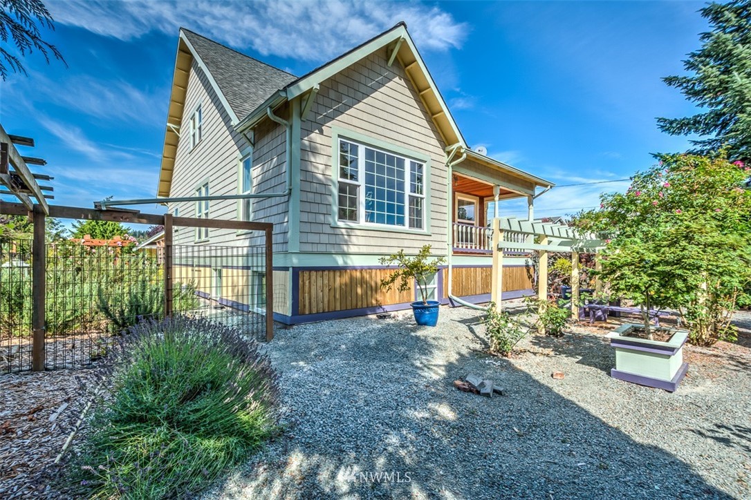 20385 Lafayette Road Burlington, WA 98233 - Photo 2 of 25 Gallery Image 2