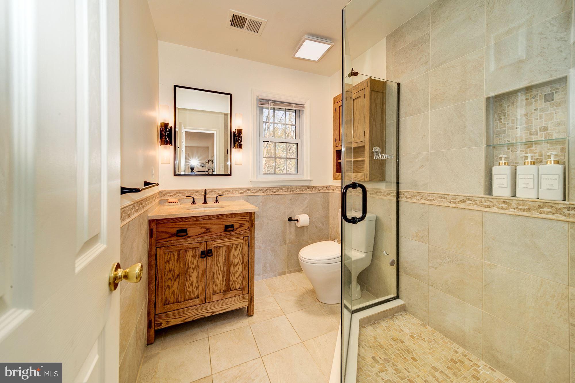 11713 Fernshire Road Gaithersburg, MD 20878 - Photo 22 of 33 Gallery Image 22