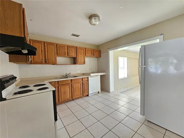 $1,495 | 2235 Lakeview Street, Lakeland, FL 33801