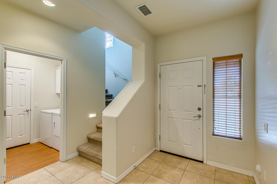 1936 West Davis Road Phoenix, AZ 85023 - Photo 3 of 49 03-Davis