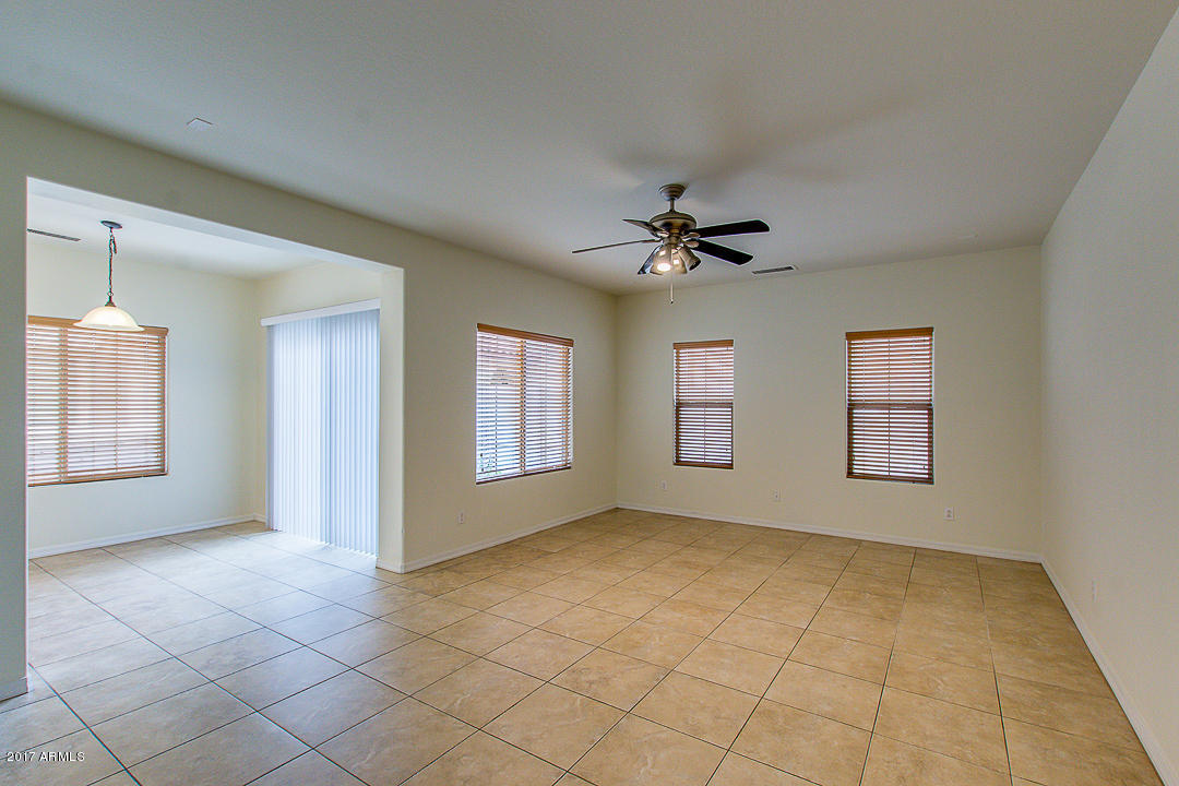 1936 West Davis Road Phoenix, AZ 85023 - Photo 4 of 49 04-Davis
