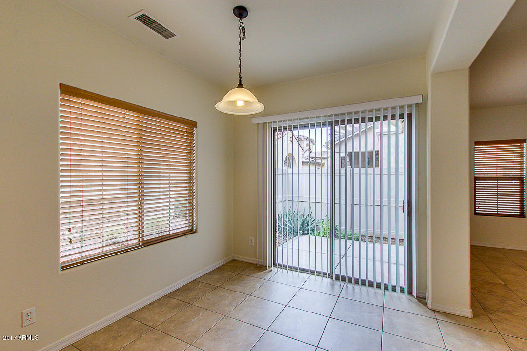 1936 West Davis Road Phoenix, AZ 85023 - Photo 7 of 49 07-Davis
