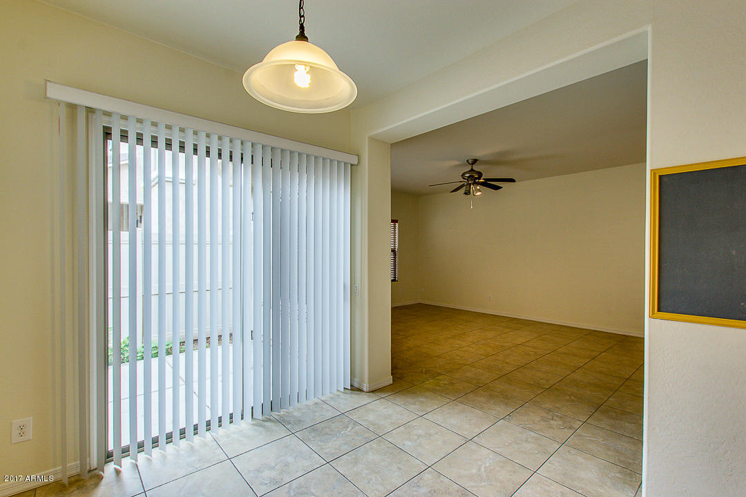 1936 West Davis Road Phoenix, AZ 85023 - Photo 8 of 49 08-Davis