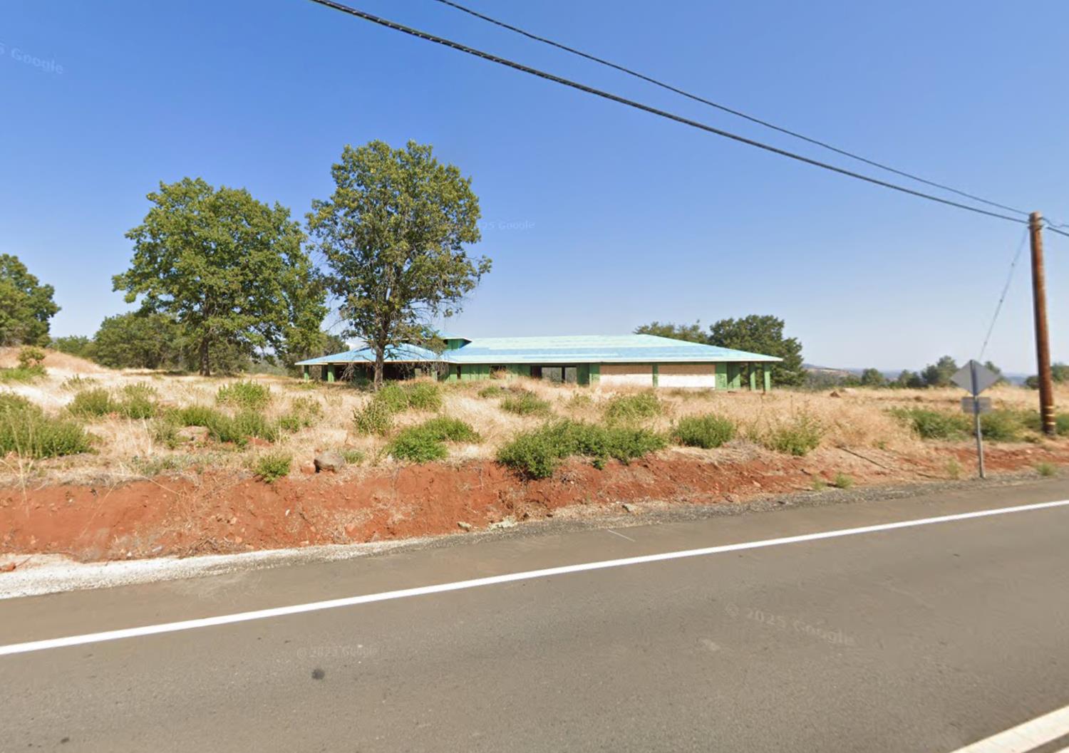 4646 Pentz Road Paradise, CA 95969 - Photo 2 of 5 a view of a big yard