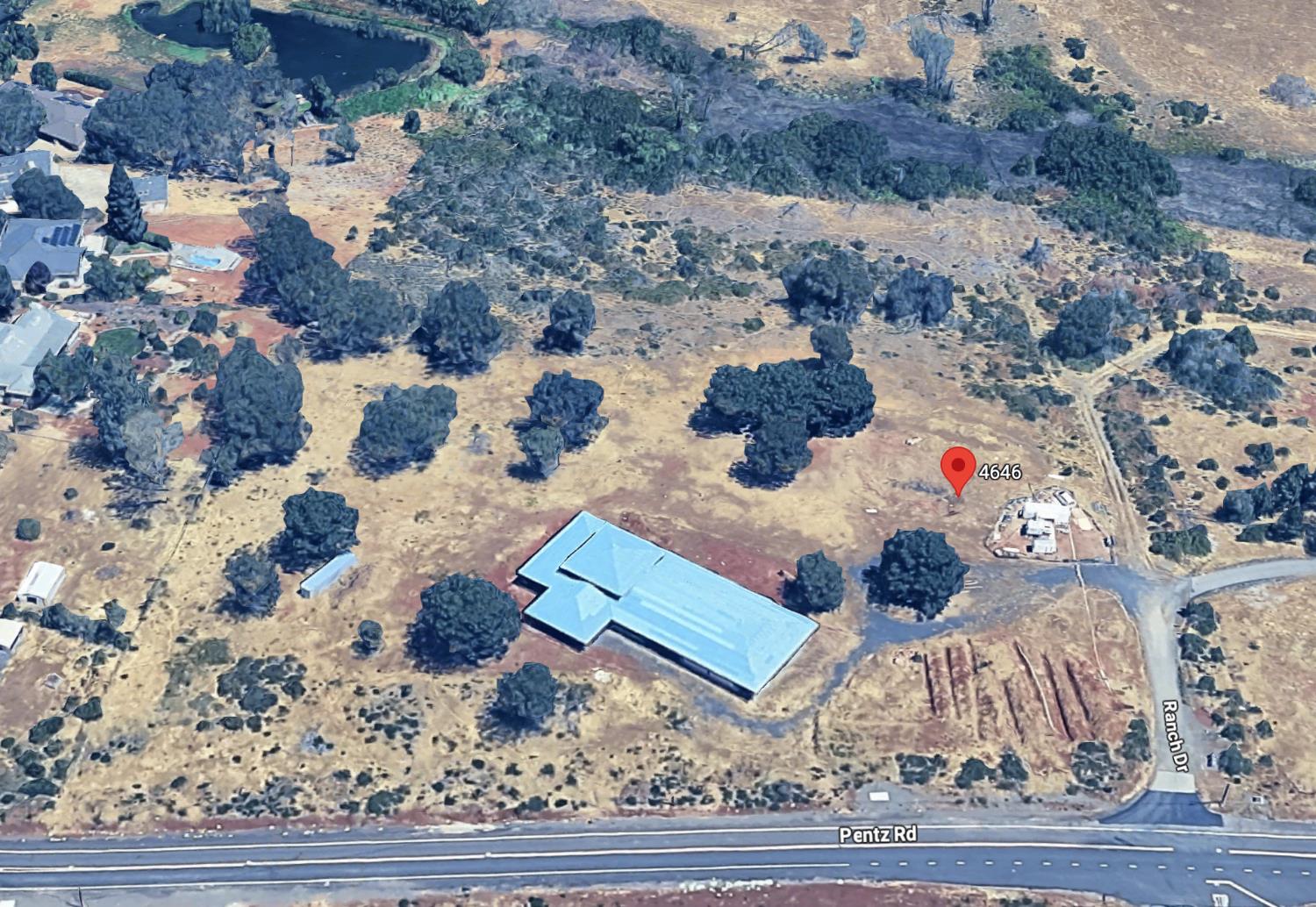 4646 Pentz Road Paradise, CA 95969 - Photo 4 of 5 a view of folding clothes and black rug