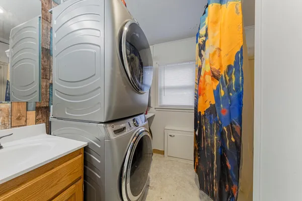 $179,900 | 1070 Willow Street, Faribault, MN 55021