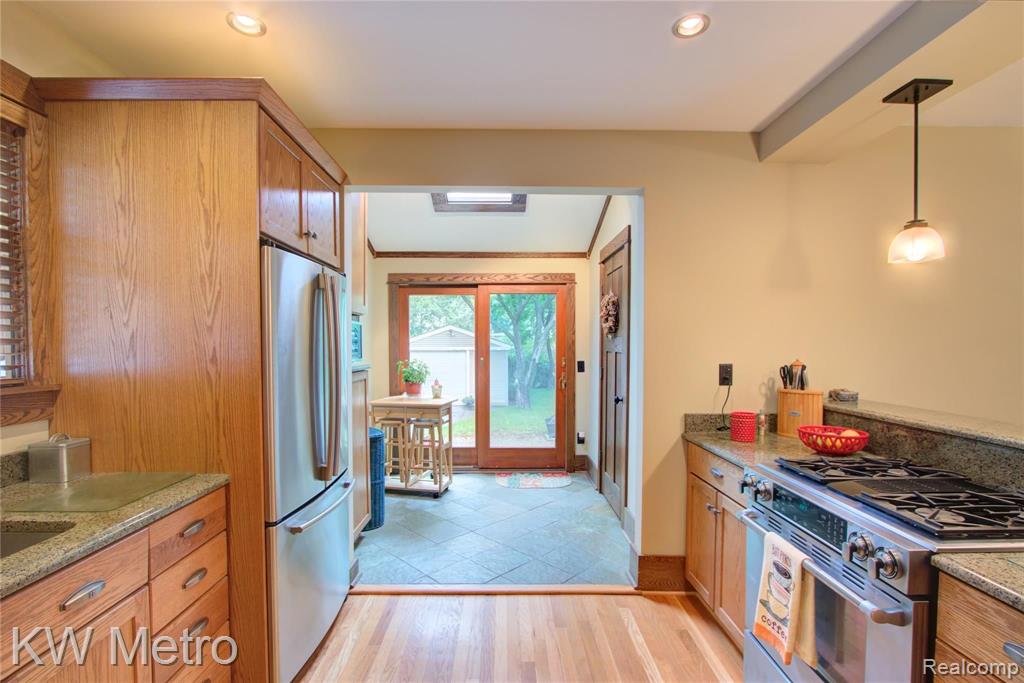 37 Devonshire Road Pleasant Ridge, MI 48069 - Photo 16 of 34