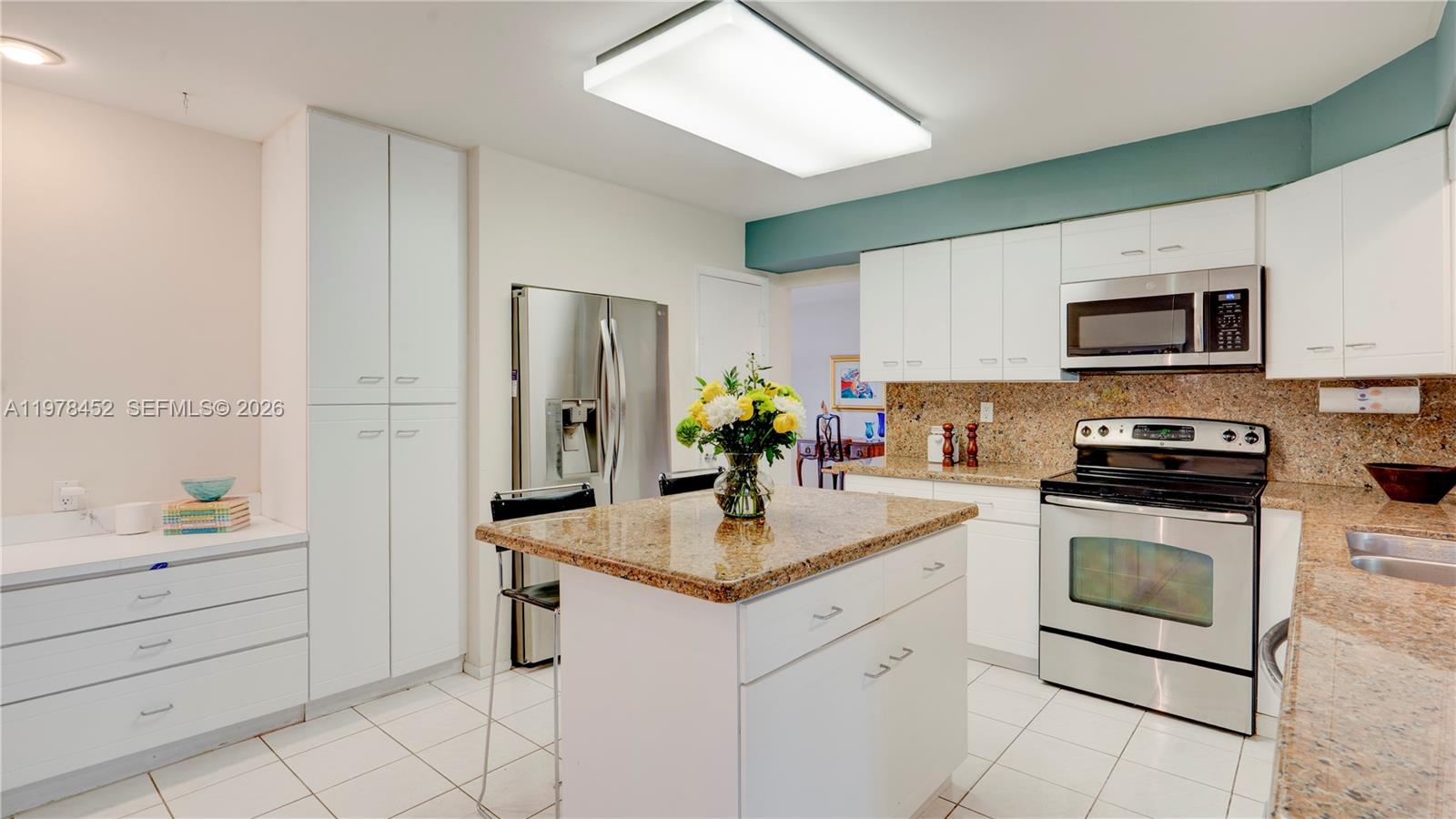 8955 Southwest 85th Terrace Miami, FL 33173 - Photo 7 of 30