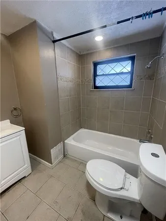 $1,500 | 149 Parkwood Road, Verona, PA 15147
