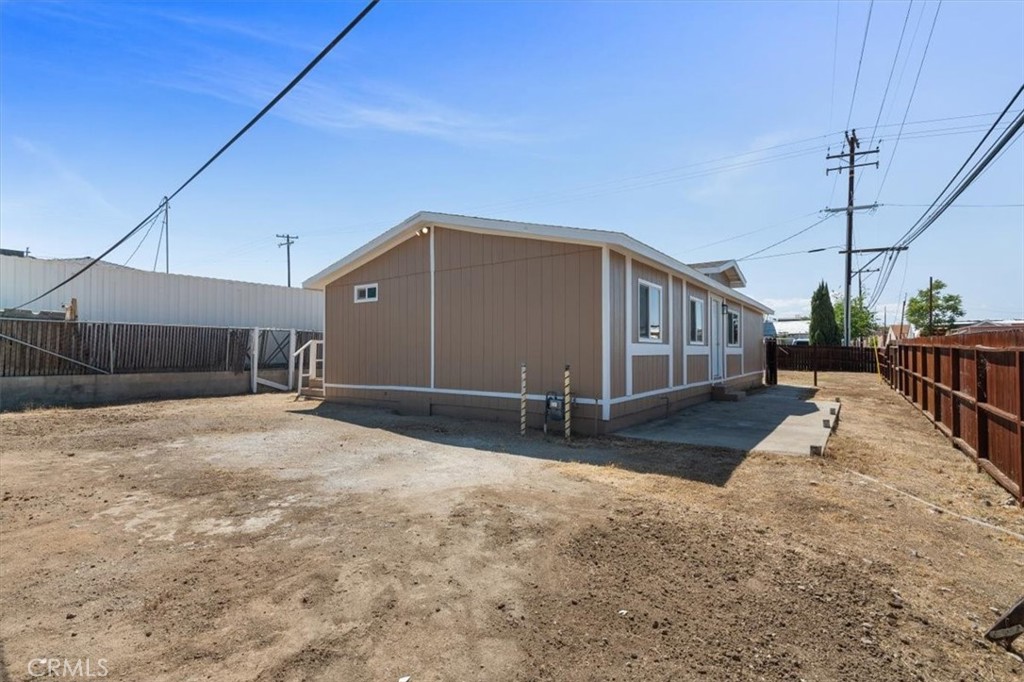 108 2nd Street Taft, CA 93268 - Photo 4 of 39