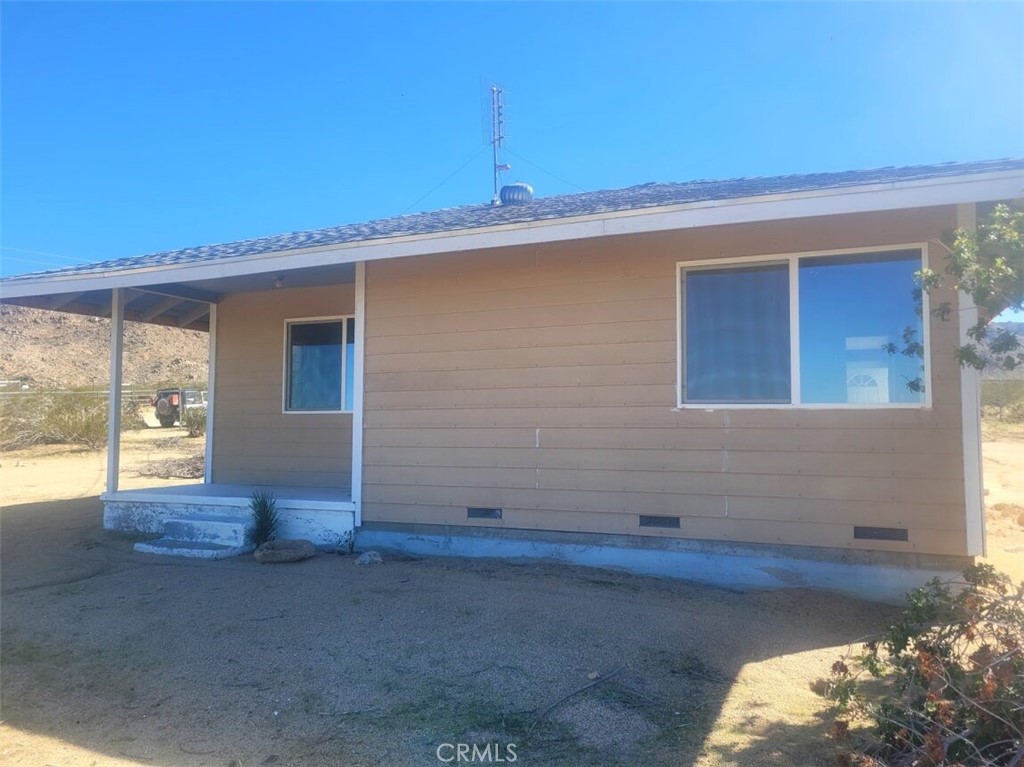 50471 Cholla Road Johnson Valley, CA 92285 - Photo 2 of 19 a view of backyard with hardwood