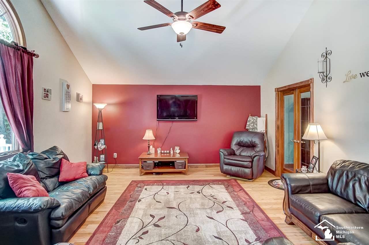 9050 Secor Road Temperance, MI 48182 - Photo 5 of 37