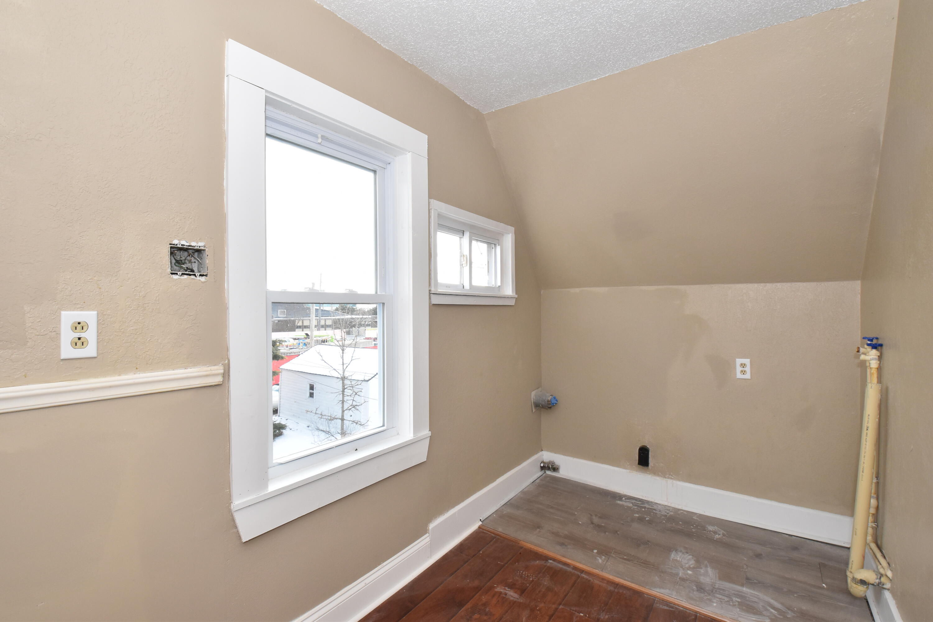 1701 Boyd Avenue Racine, WI 53405 - Photo 20 of 34 Upstairs Laundry