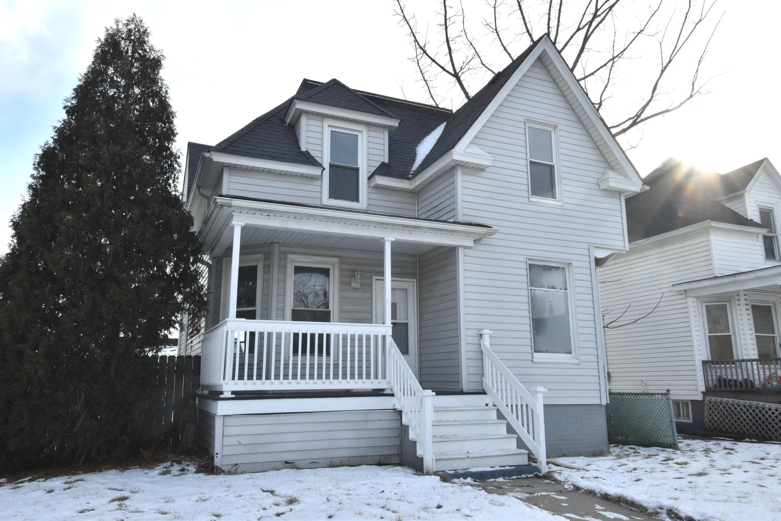 1701 Boyd Avenue Racine, WI 53405 - Photo 27 of 34 Front