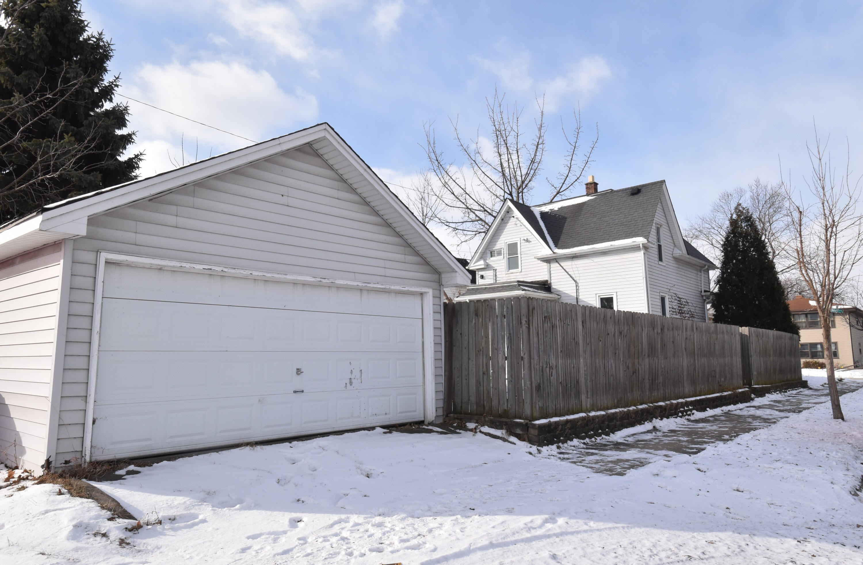 1701 Boyd Avenue Racine, WI 53405 - Photo 34 of 34 Garage