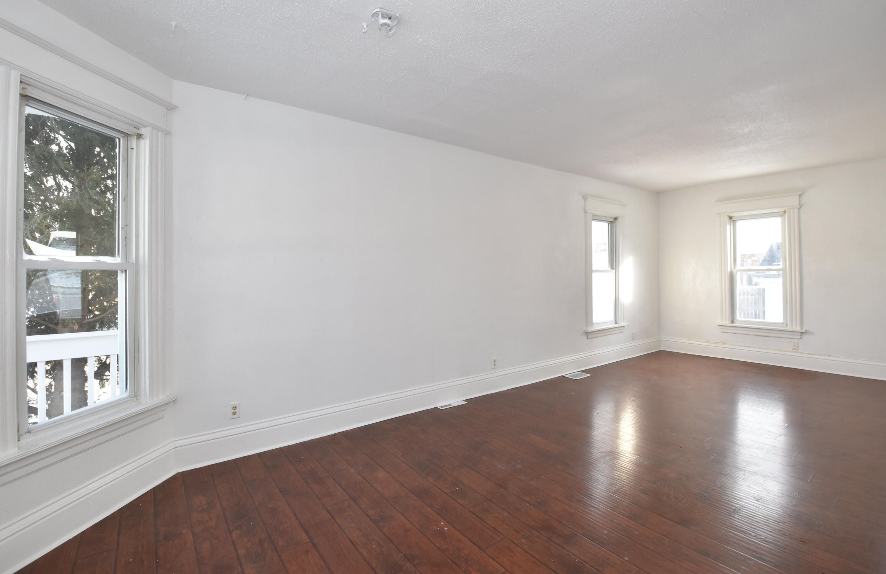 1701 Boyd Avenue Racine, WI 53405 - Photo 6 of 34 Family Room