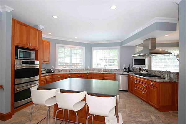 15 Harwich Road Newton, MA 02467 - Photo 4 of 22