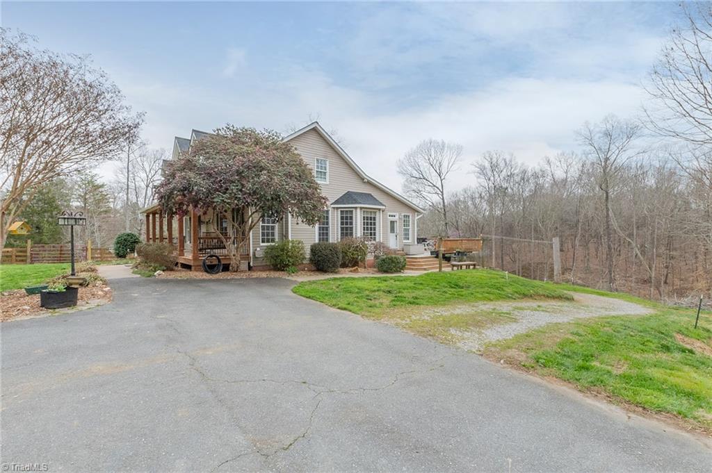 3527 Thayer Road Trinity, NC 27370 - Photo 5 of 46