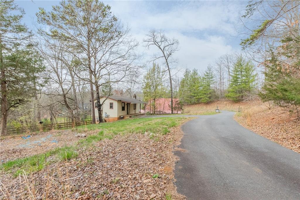 3527 Thayer Road Trinity, NC 27370 - Photo 6 of 46