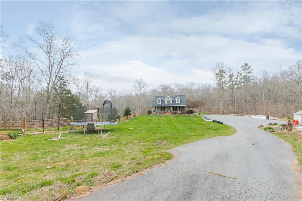 3527 Thayer Road Trinity, NC 27370 - Photo 9 of 46