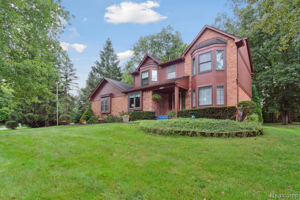2220 Hickory Leaf Drive Rochester Hills, MI 48309 - Photo 3 of 60