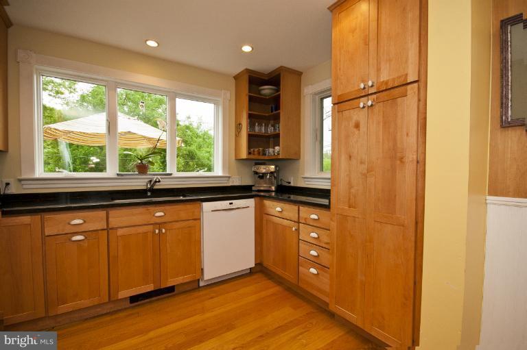 4607 Wilmslow Road Baltimore, MD 21210 - Photo 1 of 30 Kitchen