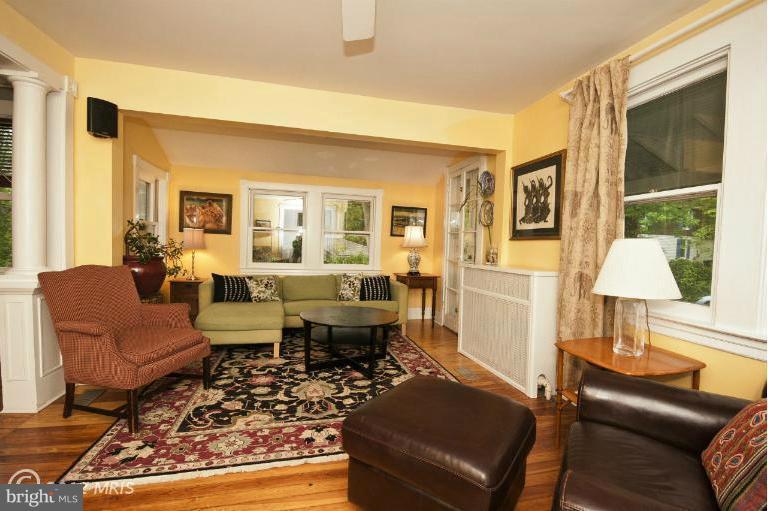 4607 Wilmslow Road Baltimore, MD 21210 - Photo 15 of 30 Living Room
