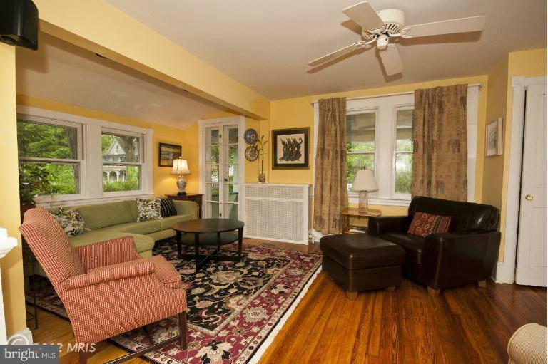 4607 Wilmslow Road Baltimore, MD 21210 - Photo 24 of 30 Living Room