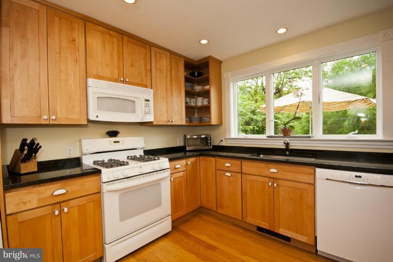 4607 Wilmslow Road Baltimore, MD 21210 - Photo 25 of 30 Kitchen
