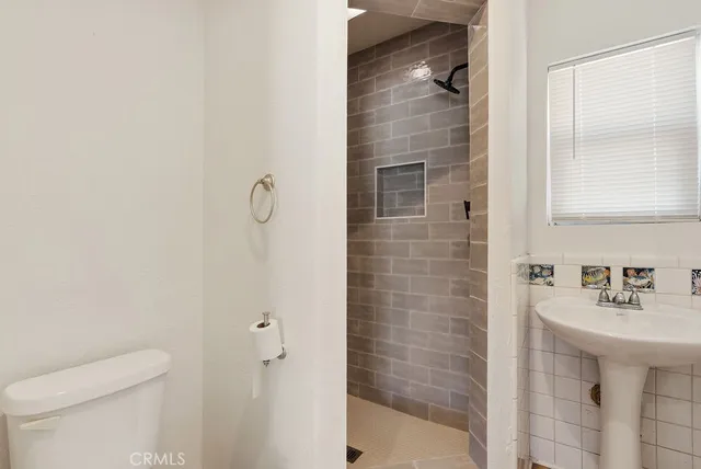 $4,250 | 1548 South Citrus Avenue, Escondido, CA 92027