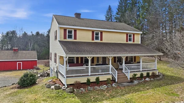 $749,900 | 76 High Street, Southampton, MA 01073