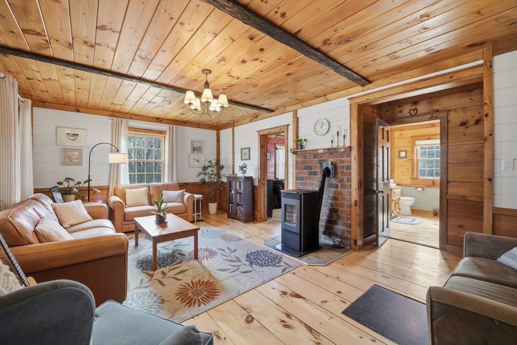 76 High Street Southampton, MA 01073 - Photo 14 of 42