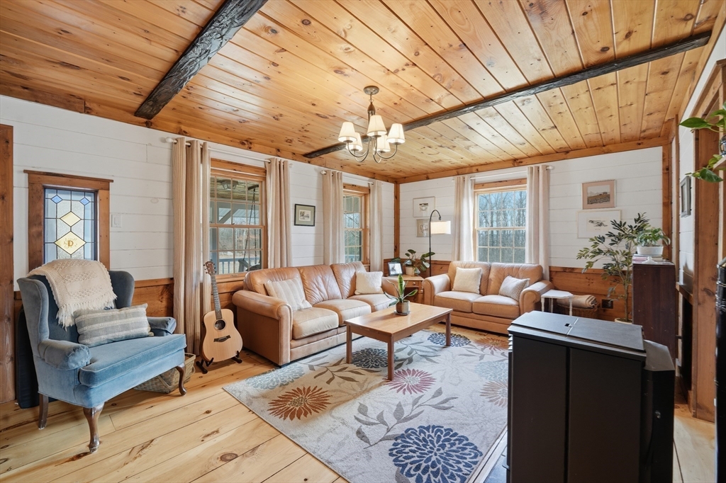 76 High Street Southampton, MA 01073 - Photo 16 of 42