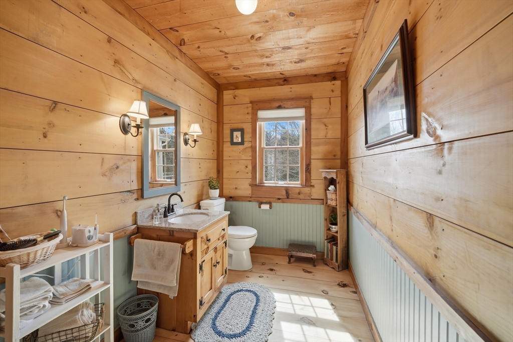 76 High Street Southampton, MA 01073 - Photo 18 of 42