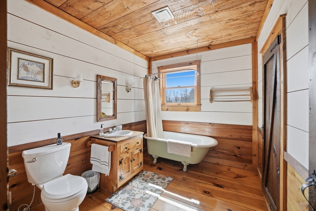 76 High Street Southampton, MA 01073 - Photo 20 of 42